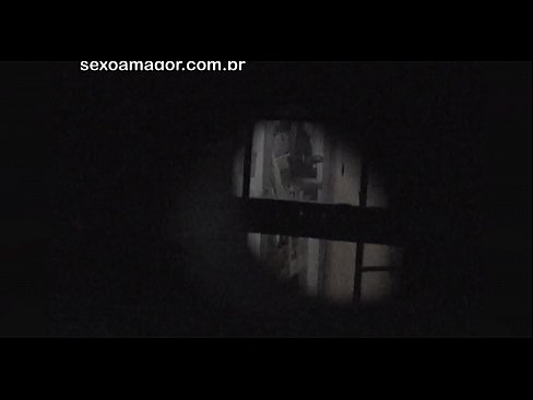 ❤️ Blondie, içi boş kərpiclərin arxasında gizlənmiş bir məhəllə voyeur tərəfindən gizli şəkildə videoya çəkilir ❌ Seks videosu az.pornma-com.ru ﹏