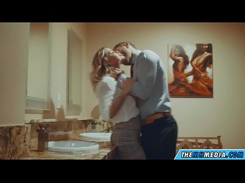 ❤️ Döşlü sarışın sizi ictimai tualetdə aldatdıqda ❌ Seks videosu az.pornma-com.ru ﹏